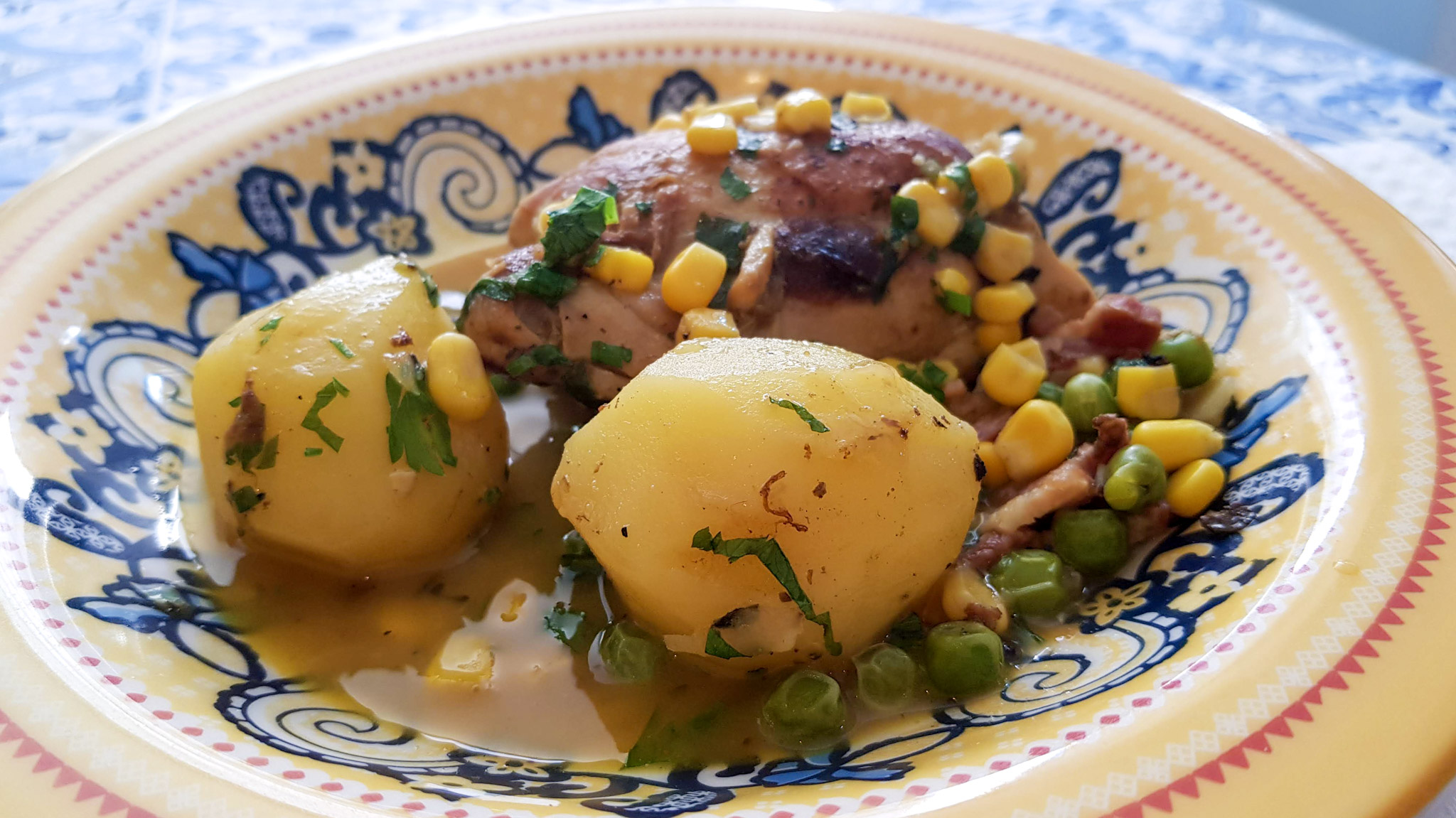 Frango Cozido com Laranja e Bacon
